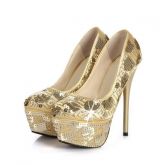 Sapato paetê dourado